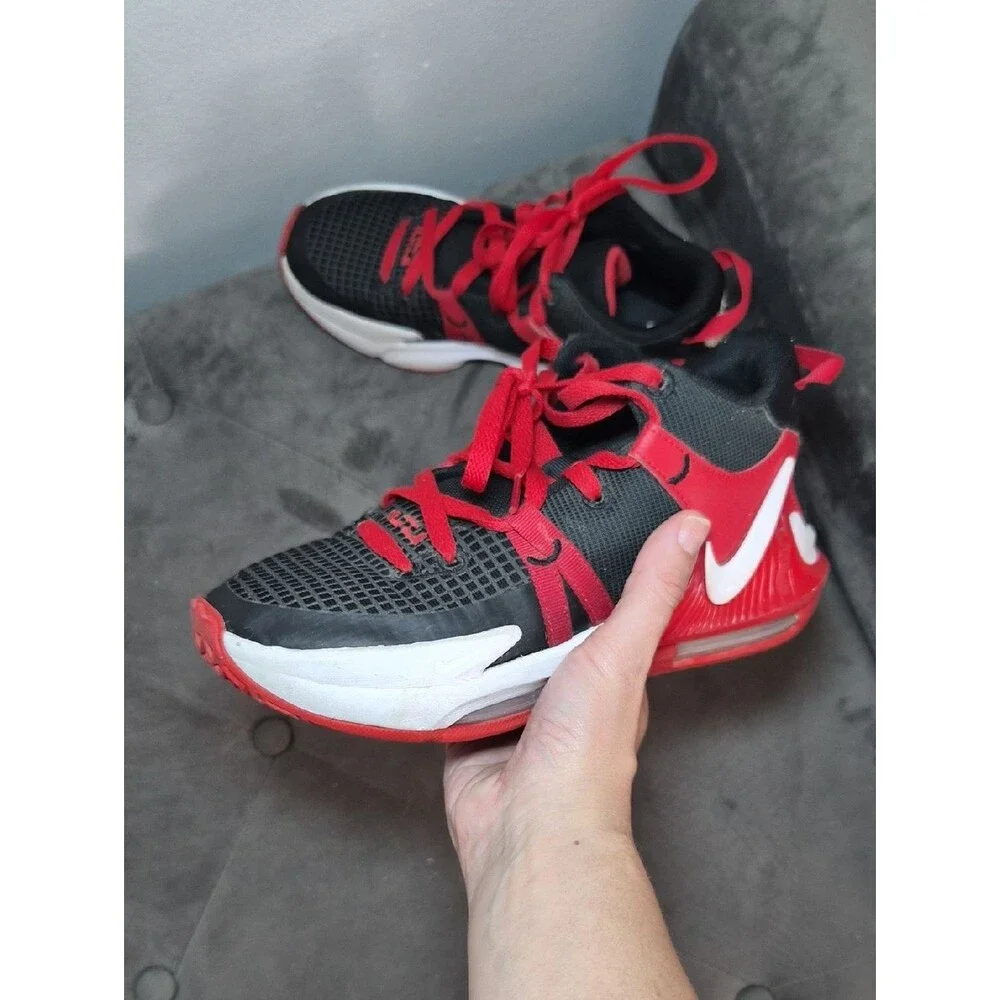 Nike LeBron Witness 7 Basketball Sneakers 4Youth Womens 5.5